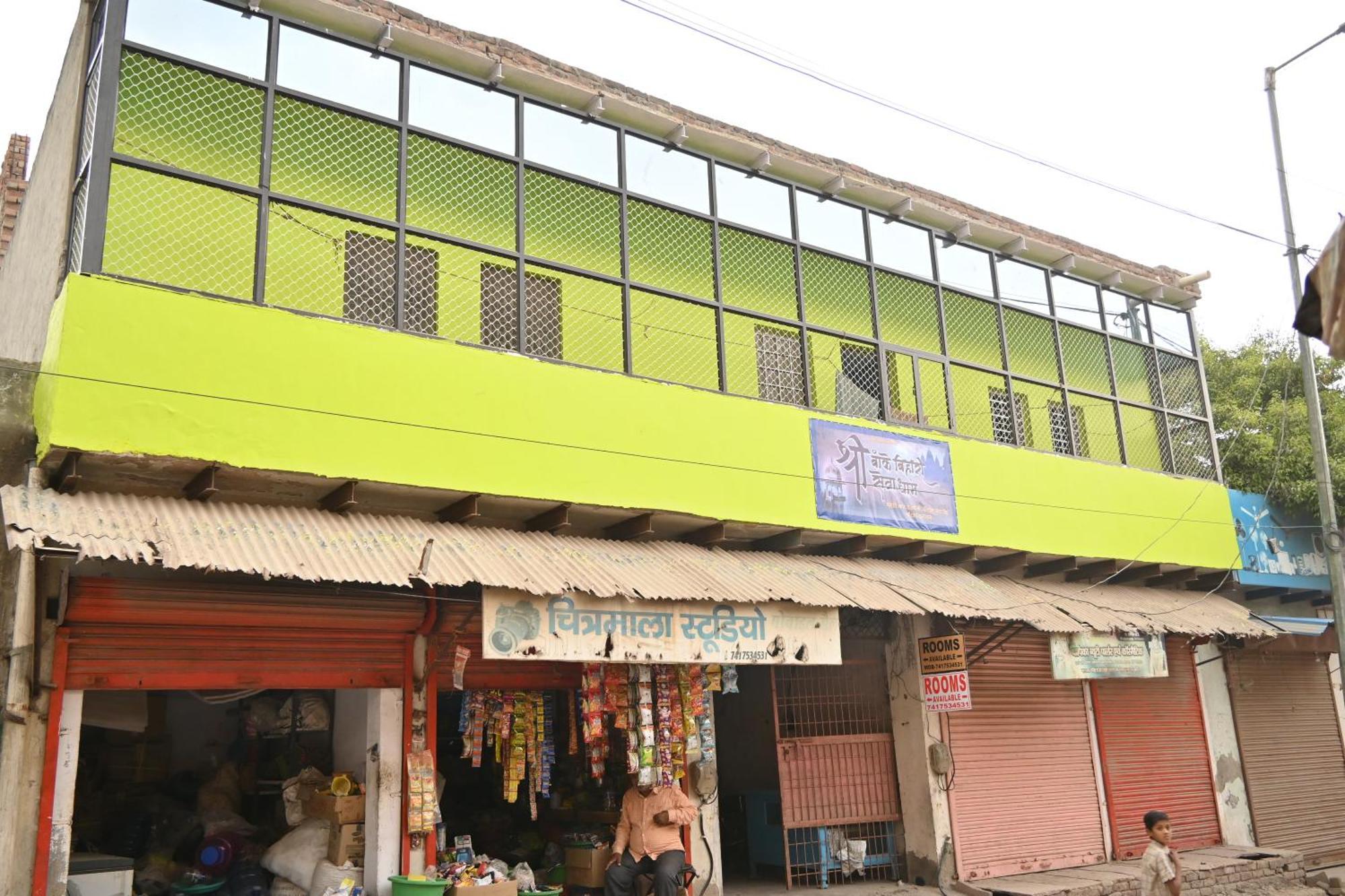 श्री बांके बिहारी सेवा धाम Hotel วรินดาวัน ภายนอก รูปภาพ